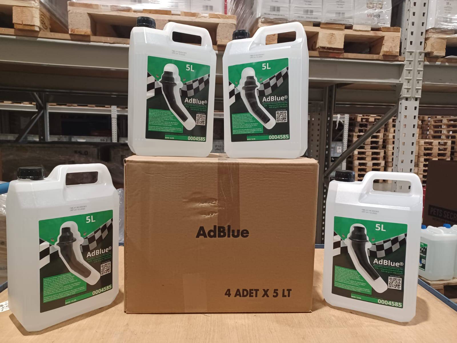 V60-0270 VAICO AdBlue AdBlue, Inhalt: 5l, Q+, Erstausrüsterqualität MADE IN  GERMANY, Inhalt: 5000ml, Kanister AdBlue, ISO 22241 ❱❱❱ Preis und  Erfahrungen
